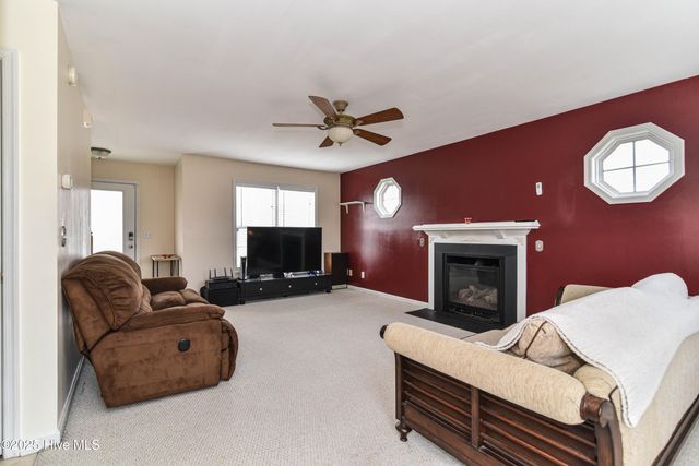 102 Majesty Court, Elizabeth City, NC 27909