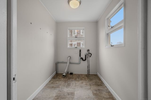 245 Willetts Avenue, New London, CT 06320