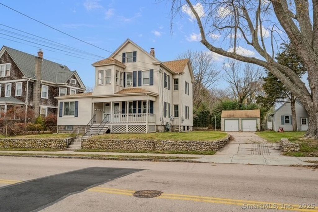 245 Willetts Avenue, New London, CT 06320