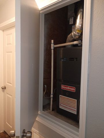 903 Conway, Palestine, TX 75801