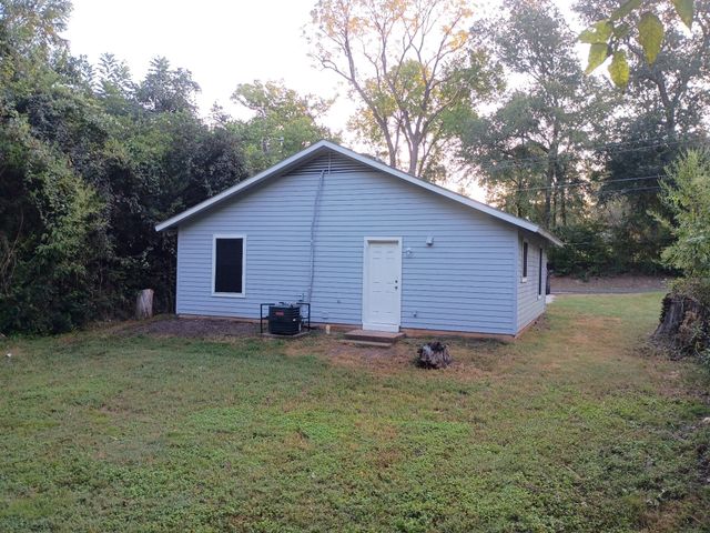 903 Conway, Palestine, TX 75801