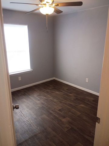 903 Conway, Palestine, TX 75801