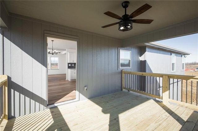 1307 NE Sequoia Court, Oak Grove, MO 64075