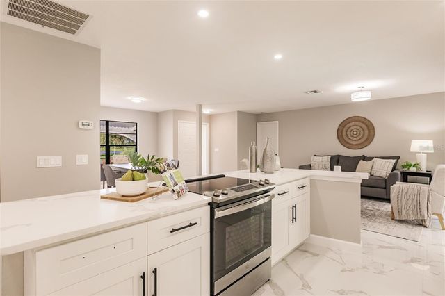 904 S DORAL LANE, Venice, FL 34293