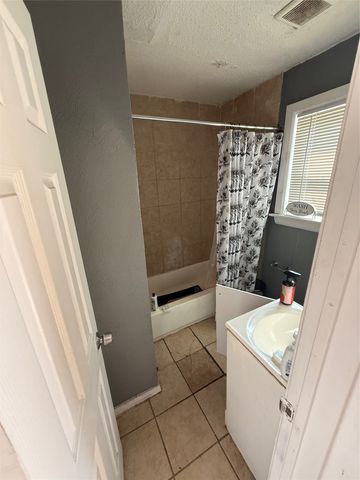 4001 Fitzhugh Avenue, Fort Worth, TX 76105