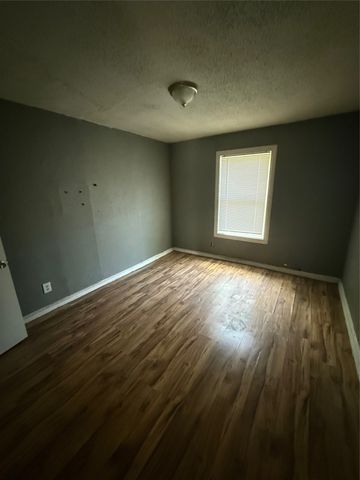 4001 Fitzhugh Avenue, Fort Worth, TX 76105