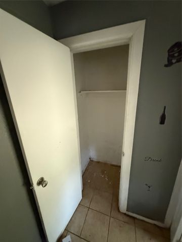 4001 Fitzhugh Avenue, Fort Worth, TX 76105