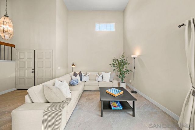 971 969-973 E J St, Chula Vista, CA 91910