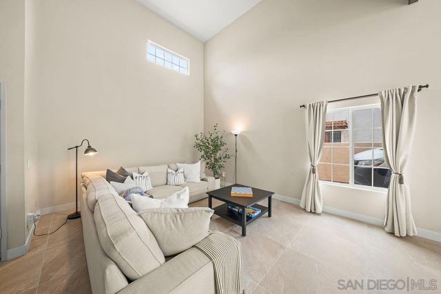 971 969-973 E J St, Chula Vista, CA 91910