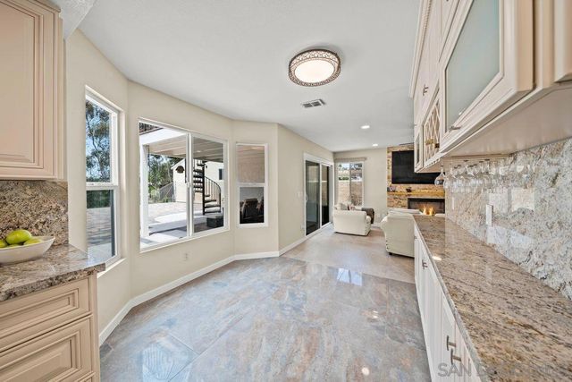 971 969-973 E J St, Chula Vista, CA 91910