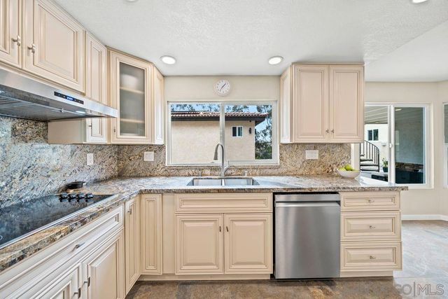 971 969-973 E J St, Chula Vista, CA 91910