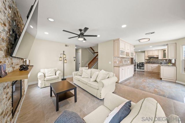 971 969-973 E J St, Chula Vista, CA 91910