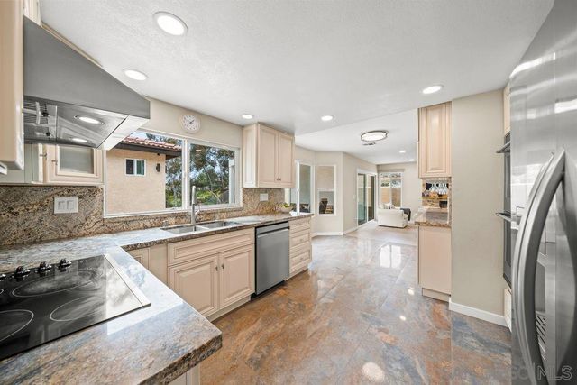 971 969-973 E J St, Chula Vista, CA 91910
