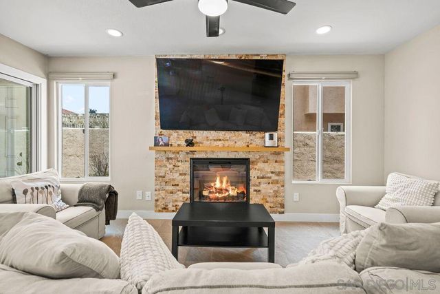 971 969-973 E J St, Chula Vista, CA 91910