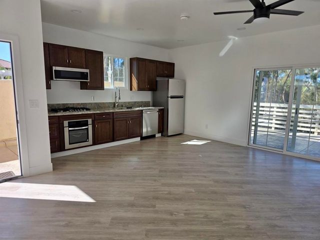 971 969-973 E J St, Chula Vista, CA 91910