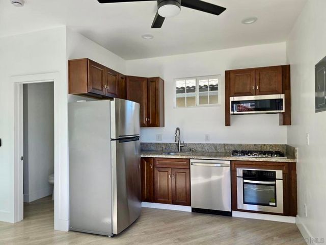 971 969-973 E J St, Chula Vista, CA 91910