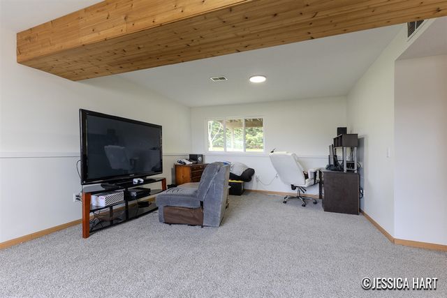 321 Pioneer Trail, Cedar Springs, MI 49319