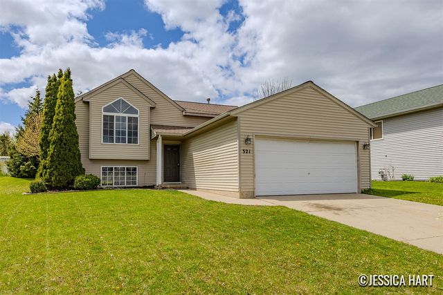 321 Pioneer Trail, Cedar Springs, MI 49319