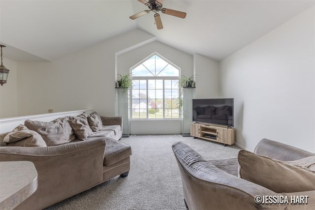 321 Pioneer Trail, Cedar Springs, MI 49319