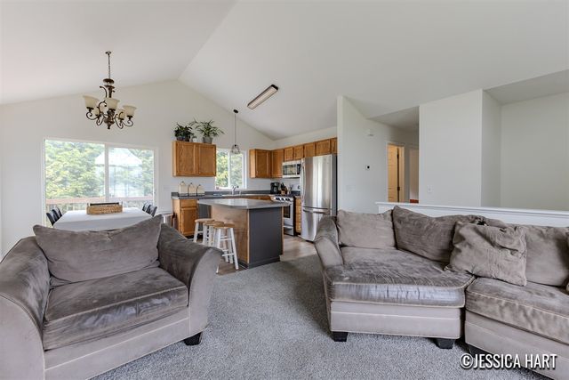 321 Pioneer Trail, Cedar Springs, MI 49319