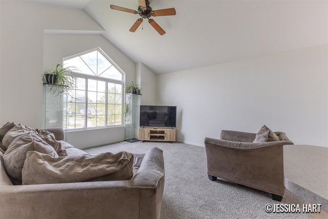 321 Pioneer Trail, Cedar Springs, MI 49319