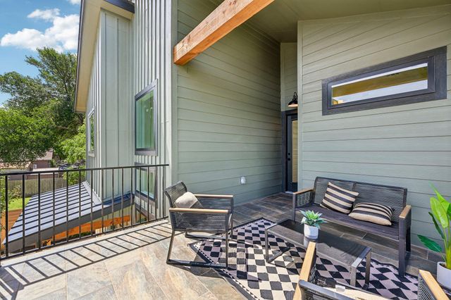 513 W Odell ST B, Austin, TX 78752