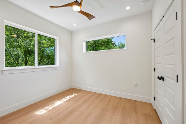 513 W Odell ST B, Austin, TX 78752
