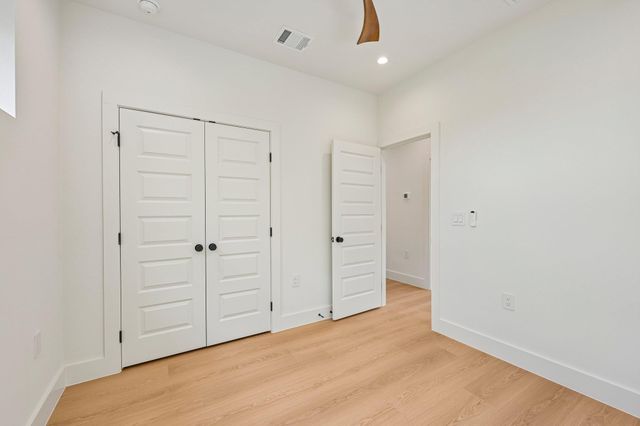 513 W Odell ST B, Austin, TX 78752