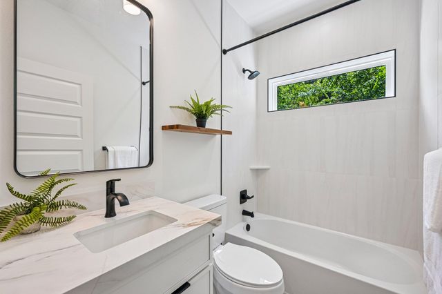 513 W Odell ST B, Austin, TX 78752