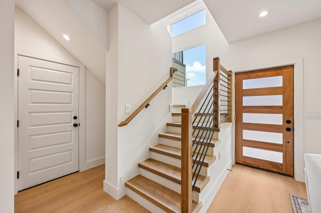 513 W Odell ST B, Austin, TX 78752