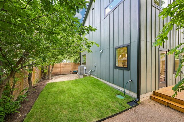 513 W Odell ST B, Austin, TX 78752