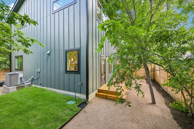 513 W Odell ST B, Austin, TX 78752
