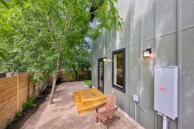 513 W Odell ST B, Austin, TX 78752