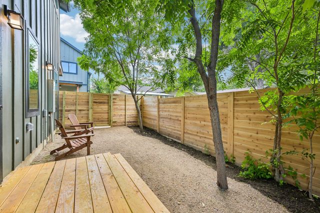513 W Odell ST B, Austin, TX 78752
