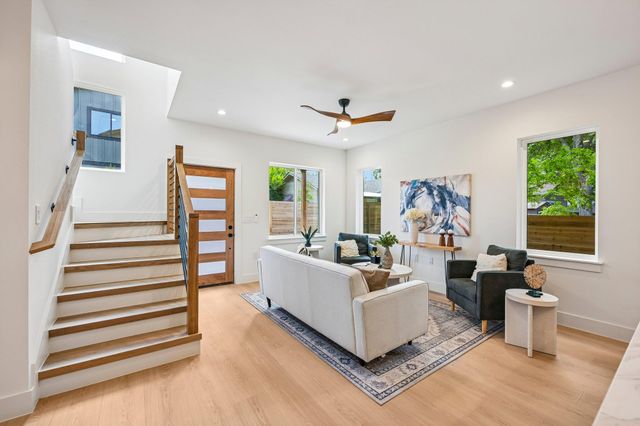 513 W Odell ST B, Austin, TX 78752