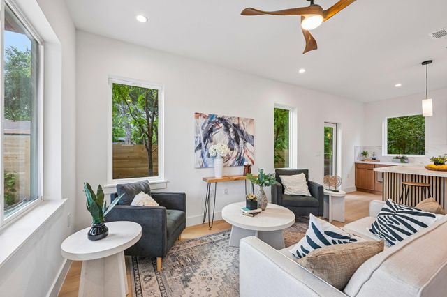 513 W Odell ST B, Austin, TX 78752