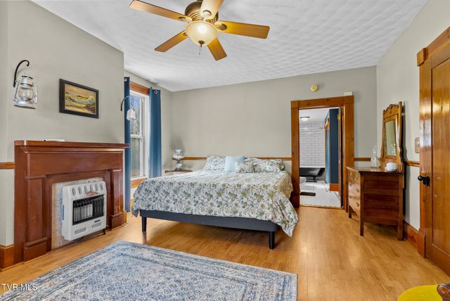 210 Evergreen Street, Glade Spring, VA 24340