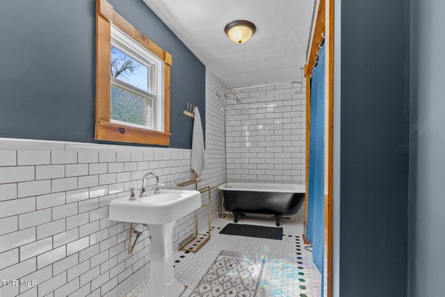 210 Evergreen Street, Glade Spring, VA 24340