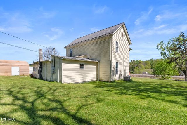 210 Evergreen Street, Glade Spring, VA 24340