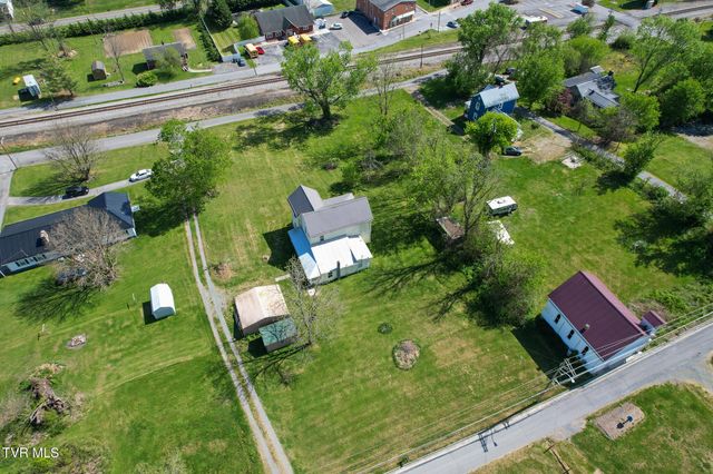 210 Evergreen Street, Glade Spring, VA 24340