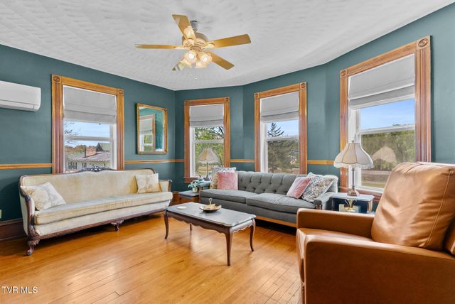 210 Evergreen Street, Glade Spring, VA 24340