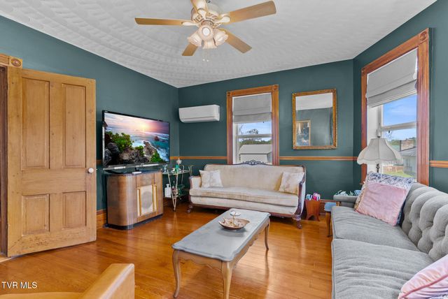 210 Evergreen Street, Glade Spring, VA 24340