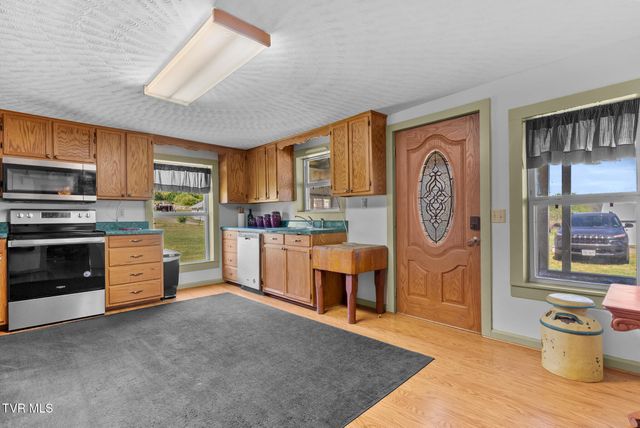 210 Evergreen Street, Glade Spring, VA 24340