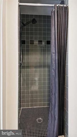 136 N IRVING ST, Arlington, VA 22201