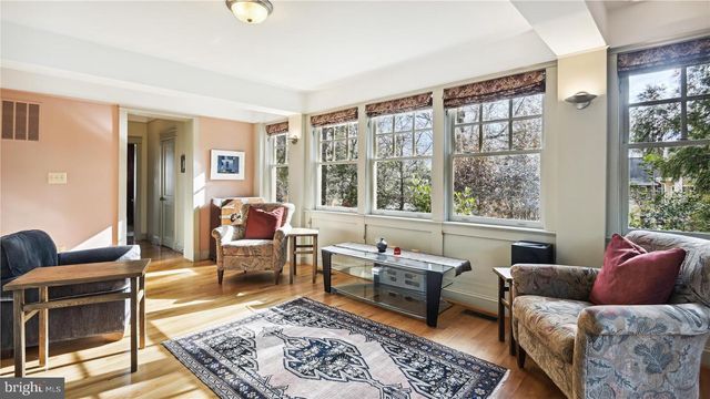 136 N IRVING ST, Arlington, VA 22201