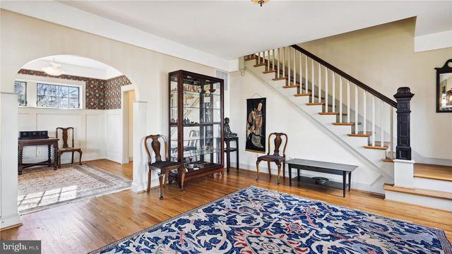 136 N IRVING ST, Arlington, VA 22201