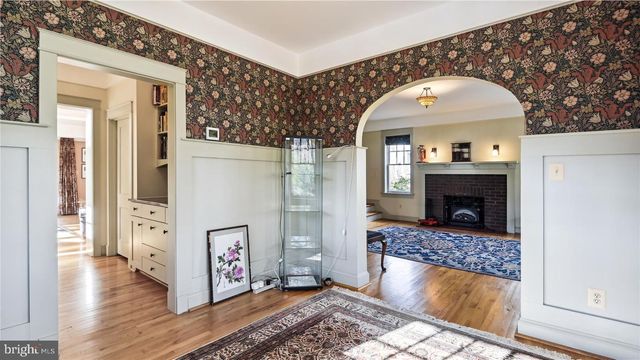 136 N IRVING ST, Arlington, VA 22201