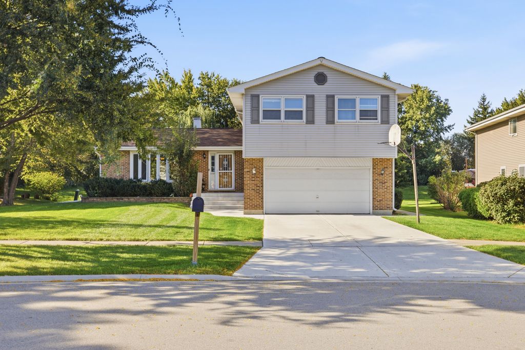 1727 Roosa Lane, Elk Grove Village, IL 60007 — exterior