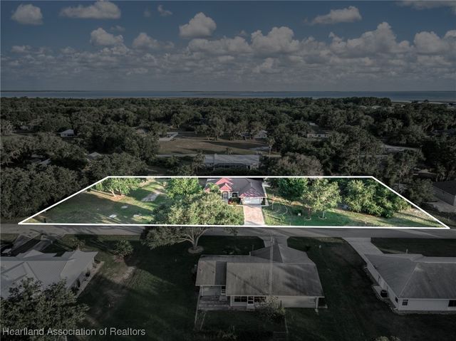 5811 Twisted Oaks Drive, Sebring, FL 33876