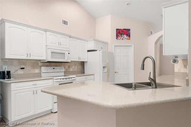 5811 Twisted Oaks Drive, Sebring, FL 33876